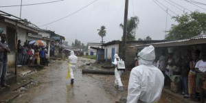Ebola : « Stopper l'épidémie requiert plus de moyens »