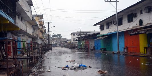 Au Liberia, un bidonville coupé du monde en pleine épidémie d'Ebola