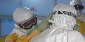 MSF s'efforce de rapatrier la première Française touchée par Ebola