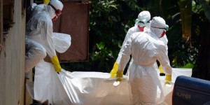 Trois traitements expérimentaux contre Ebola autorisés en France