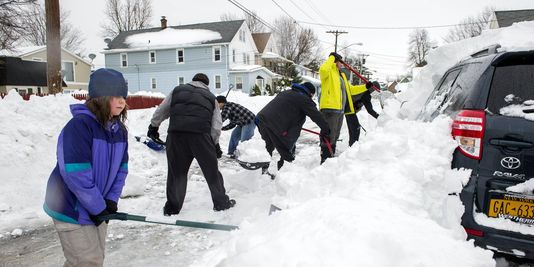 Après les énormes chutes de neige, alertes aux inondations dans l'Etat de New York