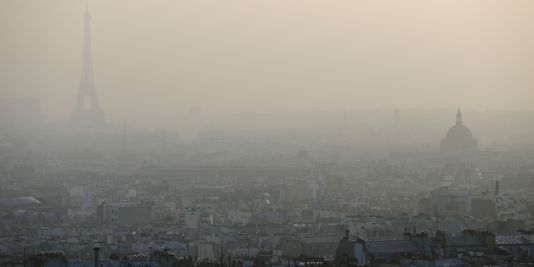 A Paris, les pics de pollution aussi nocifs que le tabagisme passif