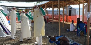 Ebola : la Sierra Leone devient le pays comptant le plus grand nombre de cas