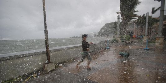 Le typhon Hagupit frappe les Philippines
