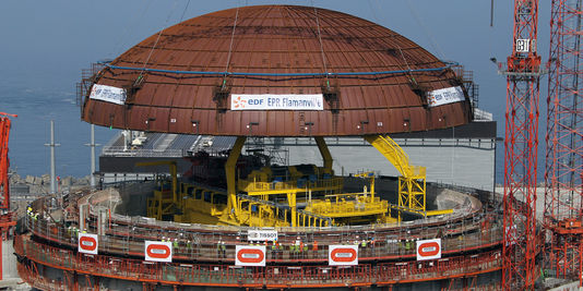 Nucléaire : Ségolène Royal pour la construction d'une « nouvelle génération de réacteurs »