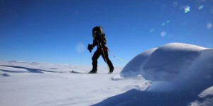 Un couple de Français réalise la plus longue traversée de l'Antarctique à skis