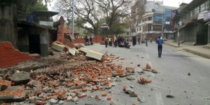 En images : la vallée de Katmandou dévastée par un puissant séisme