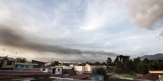 Seconde éruption volcanique en moins de quinze jours au Costa Rica