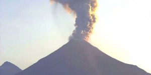 Images impressionnantes d’une éruption volcanique au Mexique
