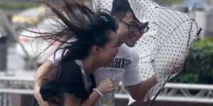 Le super typhon Dujuan fait deux morts à Taïwan