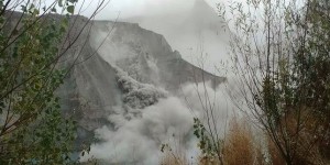 Une vidéo d’amateur montre un important glissement de terrain causé par le séisme en Afghanistan