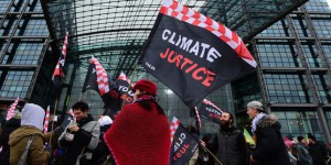 Faux-procès Monsanto, France devant les tribunaux : la justice environnementale en action