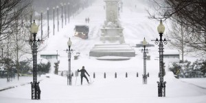 En images : l’est des Etats-Unis paralysé par une tempête de neige historique