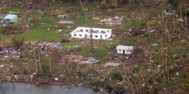 Bilan meurtrier après le passage du puissant cyclone Winston aux îles Fidji