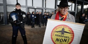 François Hollance annonce un référendum local sur le projet d’aéroport controversé de Notre-Dame des Landes