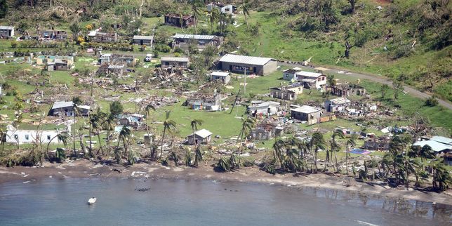 Les images d’un drone témoignent de la violence du cyclone dans les îles Fidji