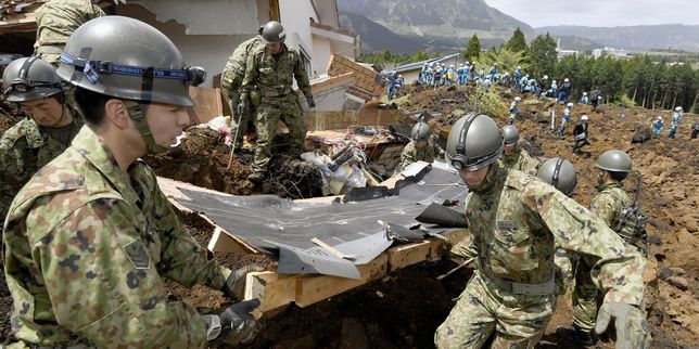 Eau, vivres, évacuations : urgences multiples après les séismes de Kyushu, au Japon