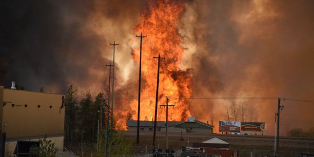 Canada : des milliers d’habitants obligés de fuir les flammes à Fort McMurray