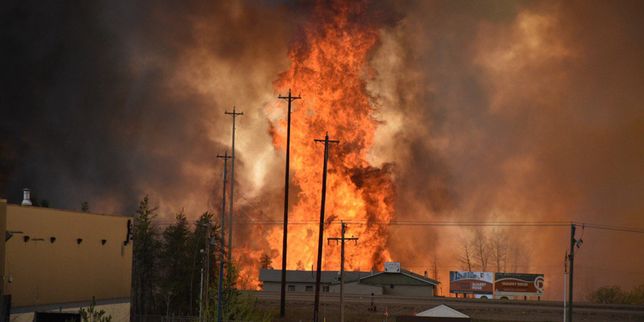 Canada : la ville de Fort McMurray ravagée par des feux hors de contrôle