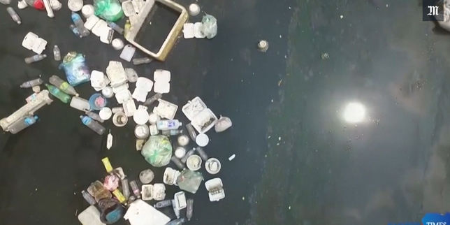 La pollution des canaux de Phnom Penh filmée par un drone