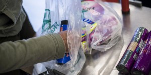 Véhicules polluants, sacs en plastique, tiers payant : tout savoir sur ce qui change au 1er juillet