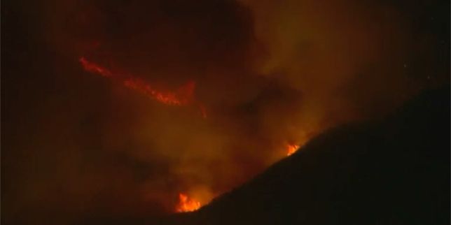 Californie : un violent incendie ravage le nord de Los Angeles