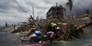 Ouragan Matthew : le bilan s’alourdit en Haïti, en plein deuil national