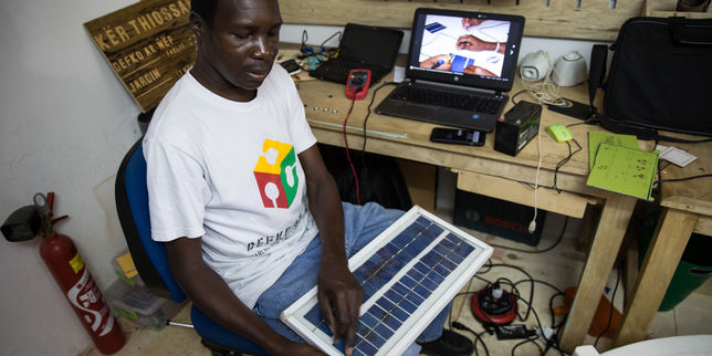 A Dakar, le « do it yourself » pour pallier la lenteur de l’électrification et autres petits désagréments