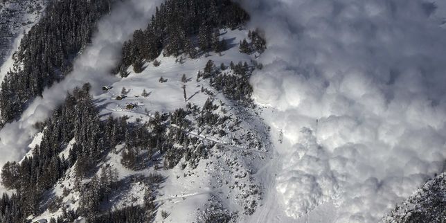 Une avalanche fait au moins quatre morts à Tignes, en Savoie