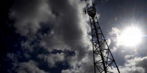 Paris va réduire de 30 % l’exposition aux ondes des antennes-relais