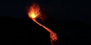 Spectaculaire éruption de l’Etna en Sicile