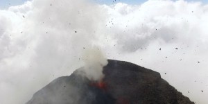 Des éruptions volcaniques filmées par un drone