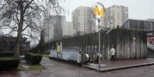 Stations de métro inondées et fermées à Paris
