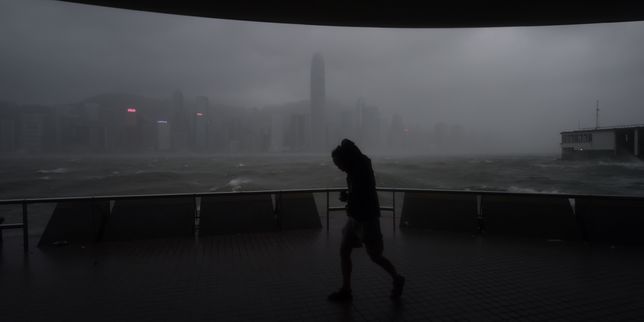 Hongkong en alerte maximale face au typhon Hato