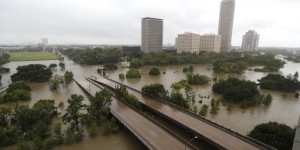 A Houston, le quartier Memorial baigne dans un liquide marron, putride et toxique