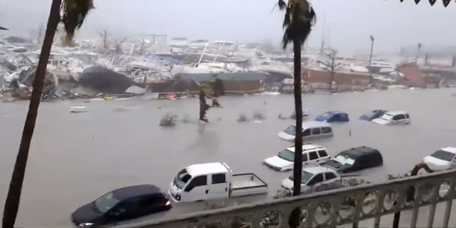 L’ouragan Irma balaie les îles de Saint-Martin et de Saint-Barthélemy