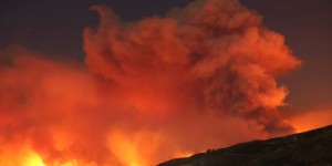 Un gigantesque incendie ravage la Californie