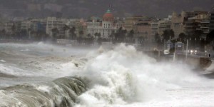 Tempête Ana : encore 50 000 foyers privés d’électricité, 5 départements en alerte orange