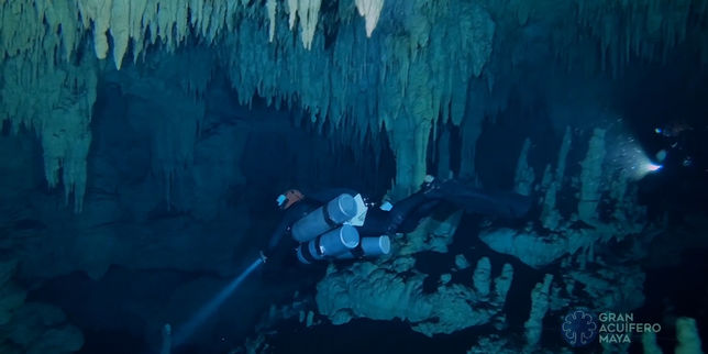 Mexique : plongée dans la plus grande grotte sous-marine du monde