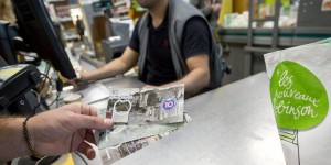 « Radis », « sol violette », « pêche » : les monnaies locales essaiment en France