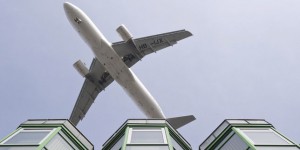 Le secteur de l’aviation se divise sur la façon de réduire ses gaz à effet de serre