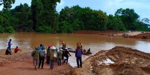 Barrage effondré au Laos : des opérateurs disent avoir détecté des dégâts un jour avant