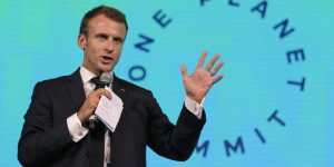 A New York, Emmanuel Macron se pose en rassembleur de la finance climatique