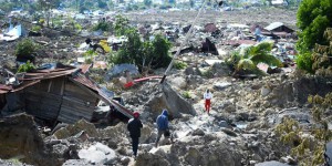 Le bilan du séisme en Indonésie s’alourdit à près de 1 400 morts, des besoins « immenses »