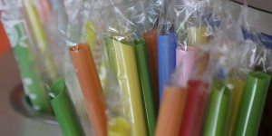Le Sénat veut repousser d’un an, à 2021, l’interdiction des ustensiles en plastique jetable