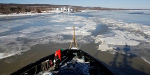 « Tourbillon polaire » : à bord du brise-glace qui permet à New York de se chauffer