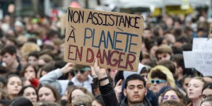 Marche pour le climat : des miliers de jeunes défilent en France et dans des dizaines de pays