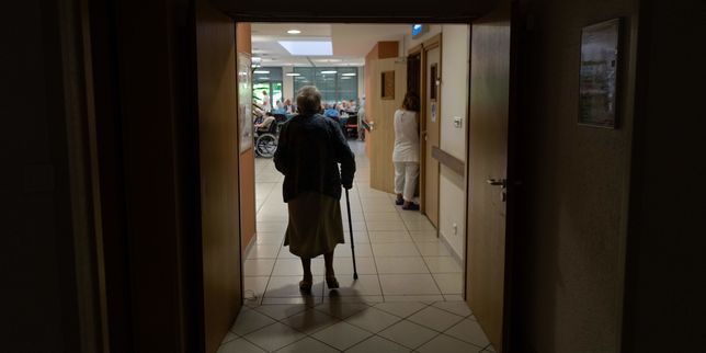 Face à la canicule, une veille très inégale des villes auprès des personnes âgées
