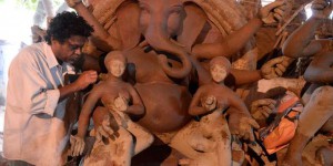 A Bombay, des statuettes écologiques investissent le festival de Ganesh