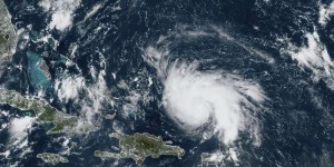 L’ouragan Dorian se dirige vers la Floride, Trump annule son voyage en Pologne